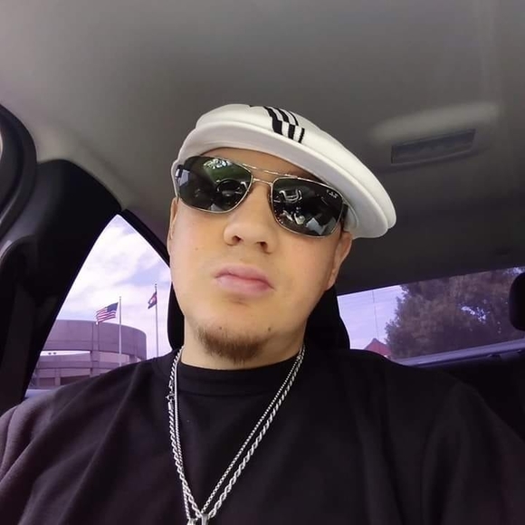 Meet your Posher, Tomas - Picture 1 of 1